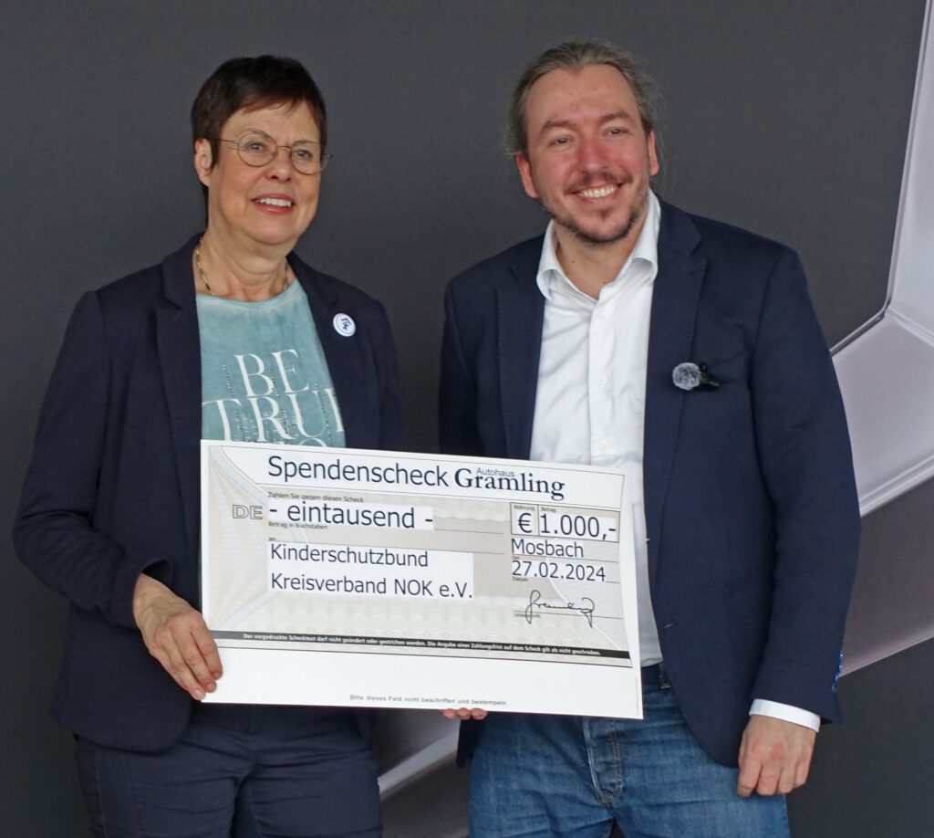 Das Autohaus Gramling spendete 1.000 Euro
